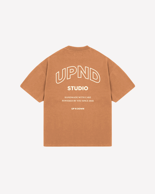 T-SHIRT OVERSIZED STUDIO — OCRE