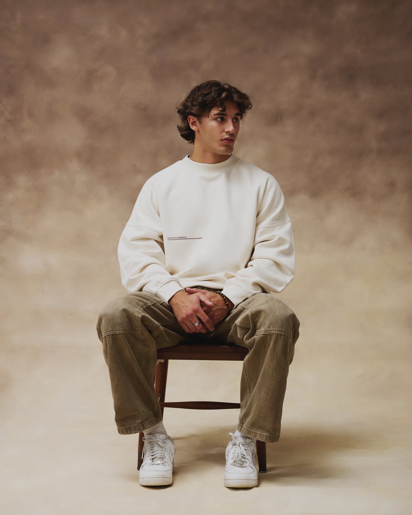 CREWNECK PLAN MEMBER — CRÈME