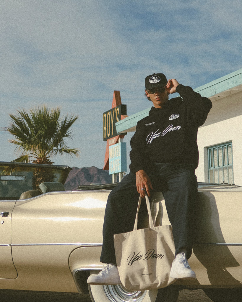 HOODIE BRODÉ — NOIR